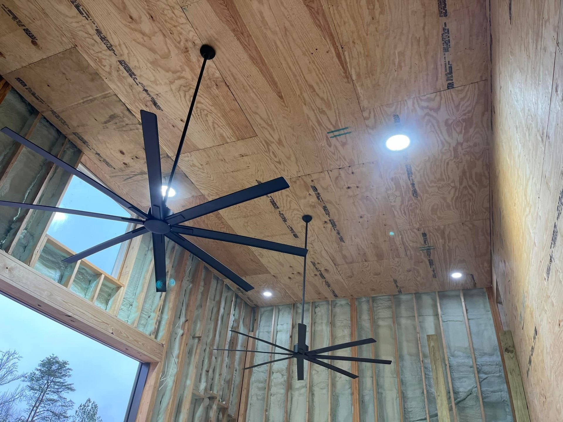 Great Room Fan & Recessed Lighting